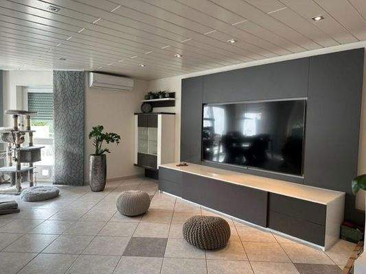 Wohn-/Esszimmer (jetzt leer)