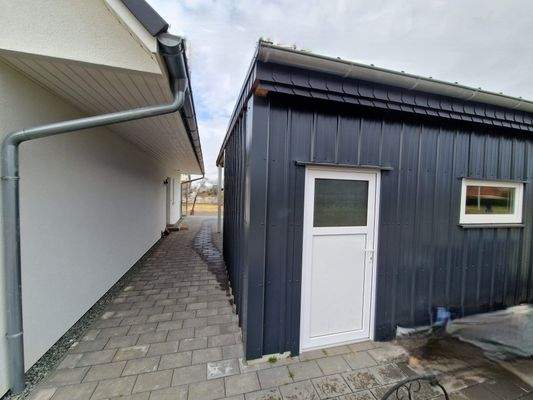 Außen Nebengebäude.jpg