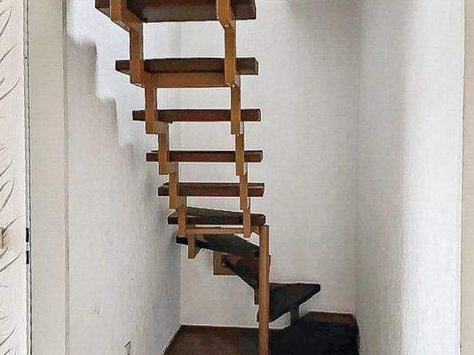 Treppe in das Dachgeschoss 