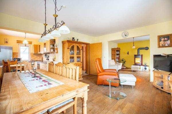 Wohn-/Esszimmer mit Küche