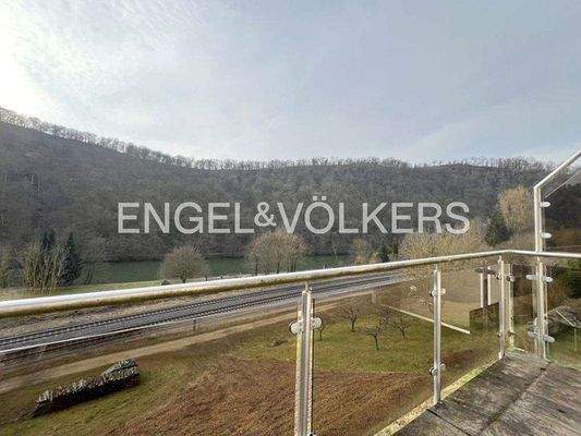 Zwei Balkone mit Lahnblick