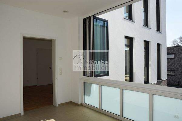 Freisitz mit faltbarer Fensterfront