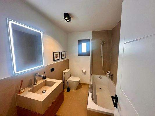 32ecba92-3f9d-4bb8-86cd-ba103bf8b047