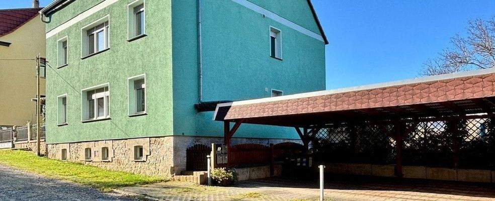 Großer Carport für 3 PkW