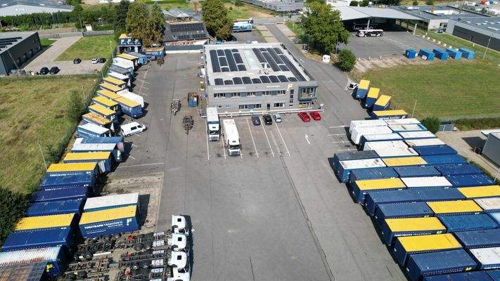 Frontansicht Gesamtgrundstück