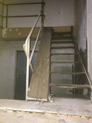 Raum 11_Treppe.JPG