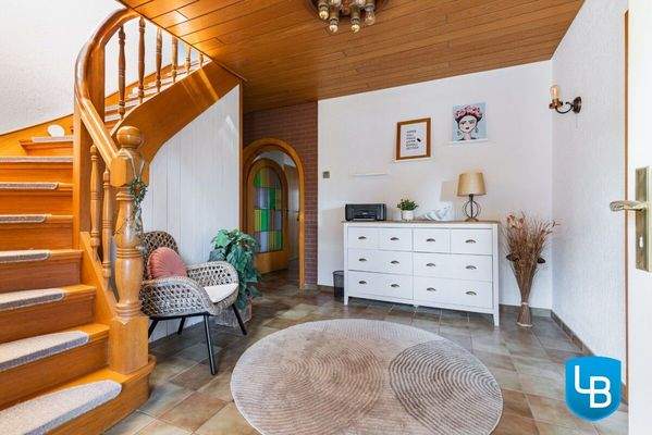 ... und Zugang zum Dachgeschoss