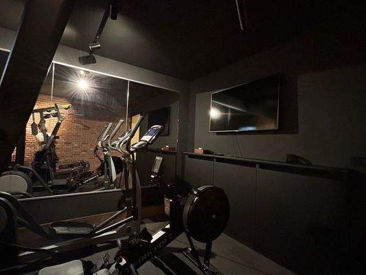 Gym im Untergeschoss  