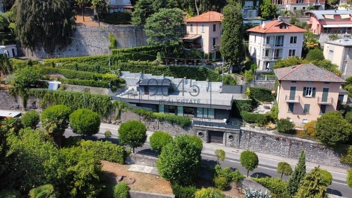 Grundstück mit zwei Wohneinheiten mit Panoramablick in Como - Lombardei