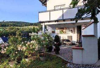 Idylle Pur überdachte Terrasse