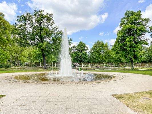 Umgebung_Springbrunnen Rosengarten Treptower Park