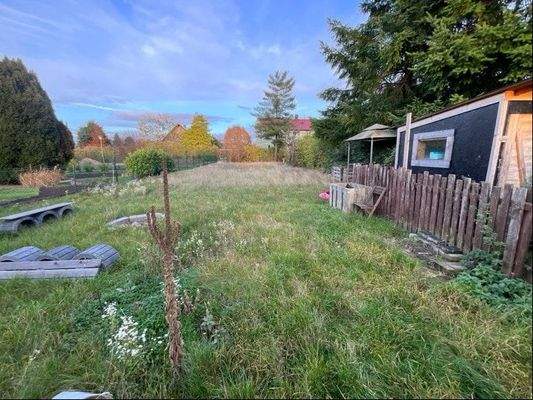 Garten mit ehemaligen Hühnerstall