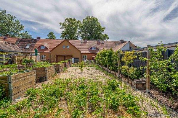 Rückansicht mit Garten