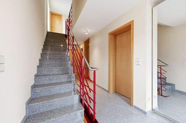 Eingangsbereich / Treppenhaus 