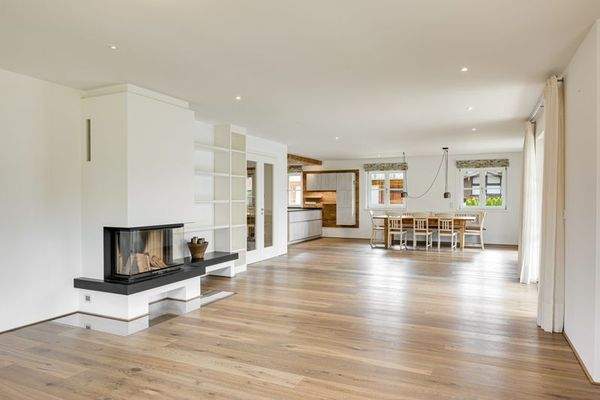 Wohnbereich mit Kamin