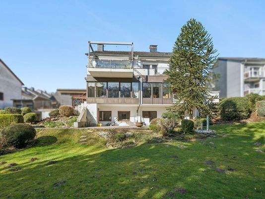 Rückansicht und Garten