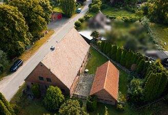 Bauernhaus mit Nebengebäude.jpeg