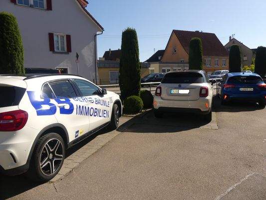 Parkplatz vor dem Haus