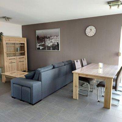 Wohn-Esszimmer im Wohnhaus