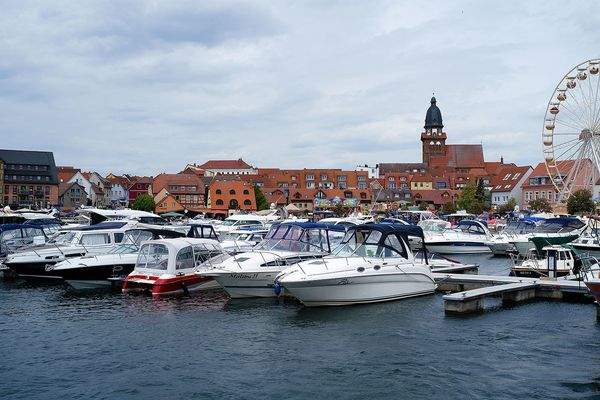 ... fußläufig erreichbar...Stadthafen