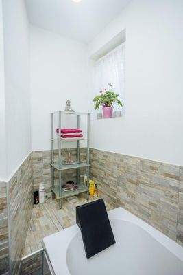 EG - Badezimmer mit Massagedusche