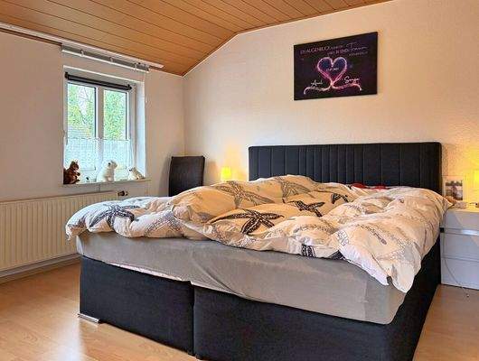 vermietete Einheit_OG_Schlafzimmer