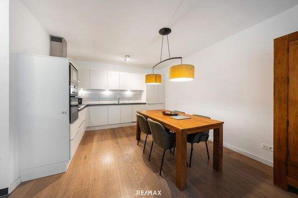 Küche mit Essbereich