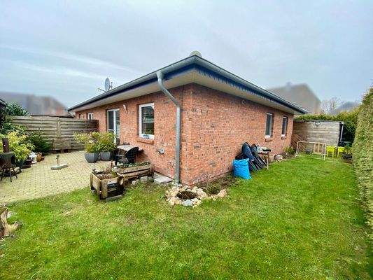 5) Außenansicht, Rückansicht mit Garten