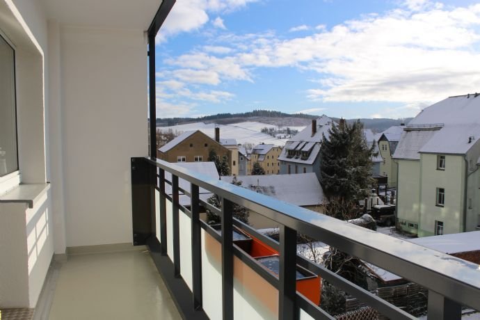 Einmal alles neu - moderne 2-Raum-Wohnung in Thalheim und toller Ausblick SOFORT verfügbar