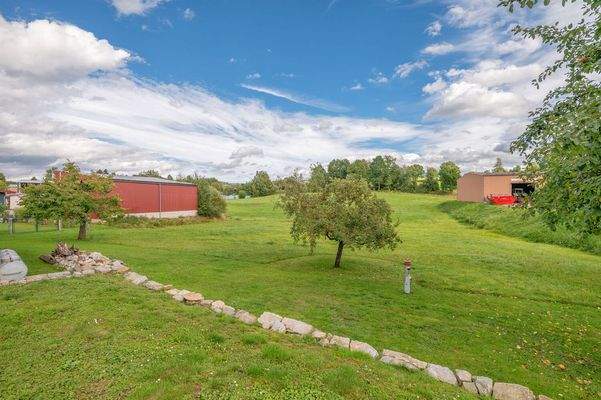 Blick über das Grundstück