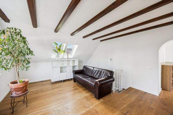 Wohnzimmer Obergeschoss und Treppe