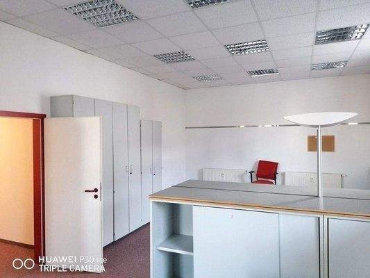 Zimmer, NEUER FUßBODEN wird verlegt