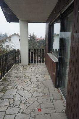 … mit Zugang auf den Balkon