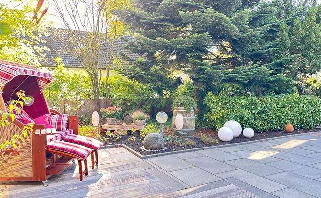 04a Terrasse mit Strandkorb