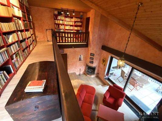 Blick von der Galerie in den Wohnbereich