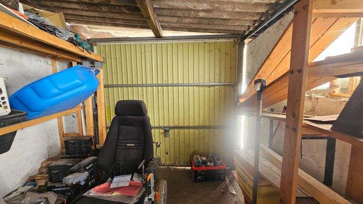 Garage innen.jpg
