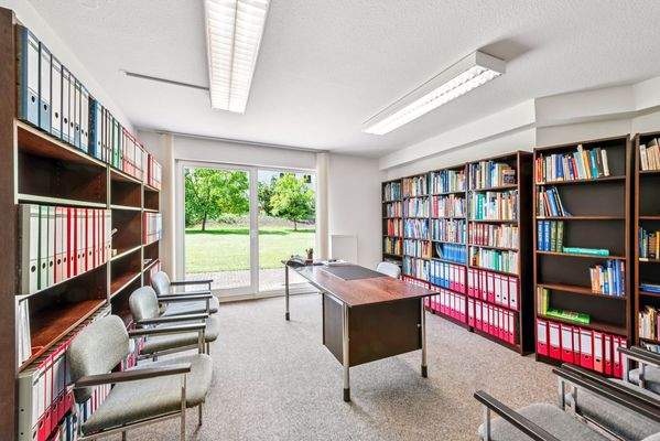 Zugang zum Garten Raum Einheit Haus links