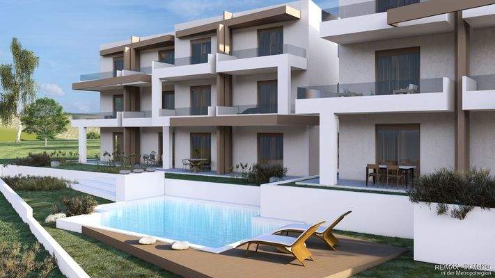 Gebäude mit Pool aus der Nähe