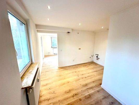 Offene Küche und Essbereich