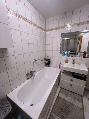 Badezimmer mit Wanne