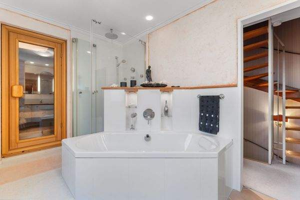 Badezimmer im Obergeschoss