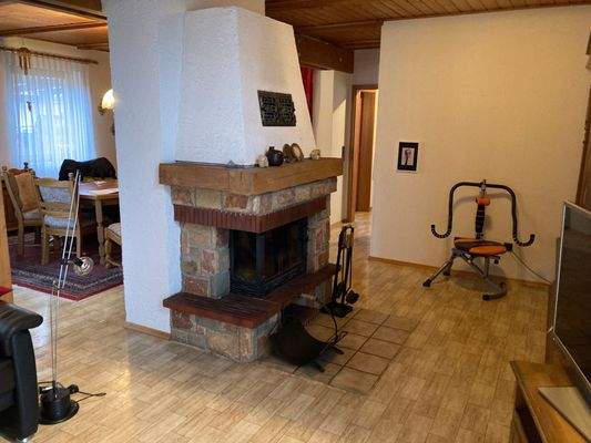 Wohnbereich mit Kamin