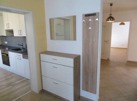 10-Diele +Blick zum Essen.JPG