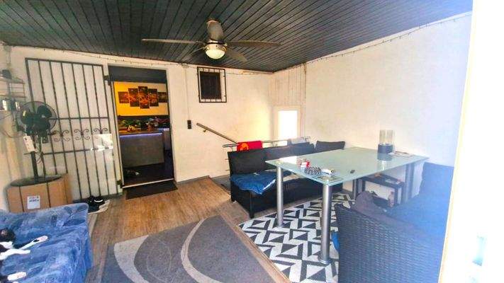 überdachte Terrasse