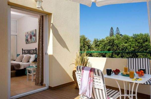 Kreta, Chersonisou: Hervorragende Villa mit Pool, Meerblick und separatem Gästehaus zu verkaufen