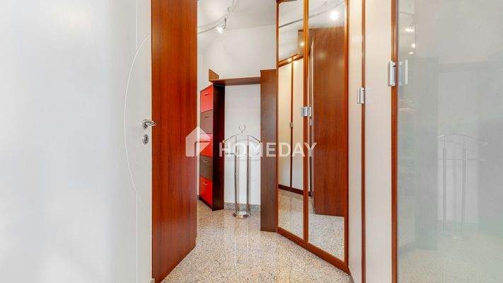 1. OG Ankleidezimmer 1