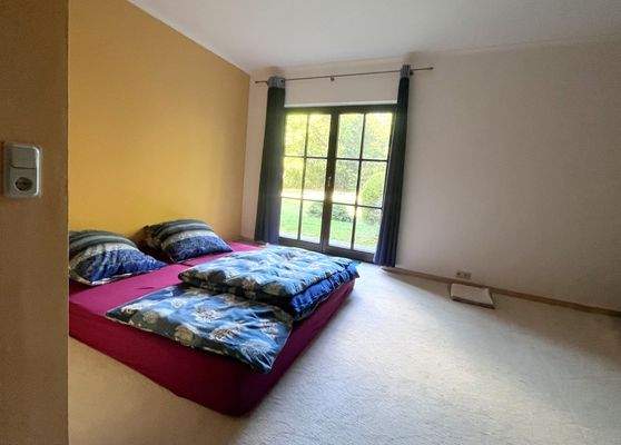 22 geräumiges Schlafzimmer