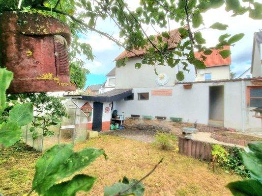 Komplett eingenischter Privatgarten