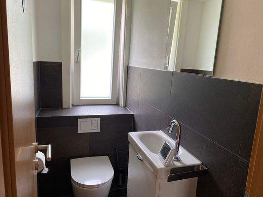 IMG WC mit Waschbecken_4644.jpg