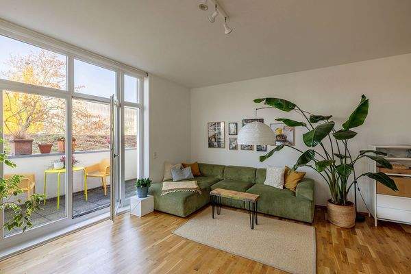 Weitere Ansicht Wohnbereich mit Balkon